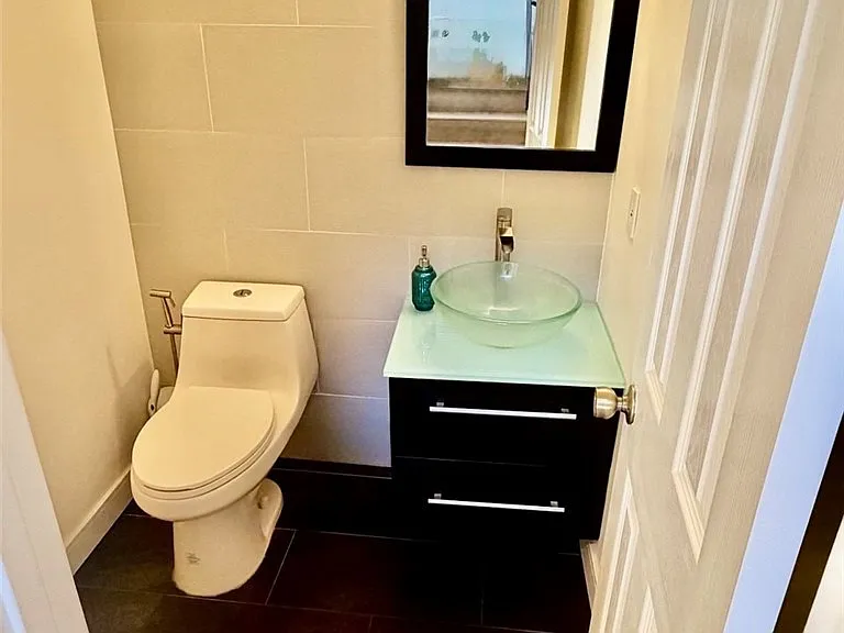 21545 Erwin St #105 — Photo 5