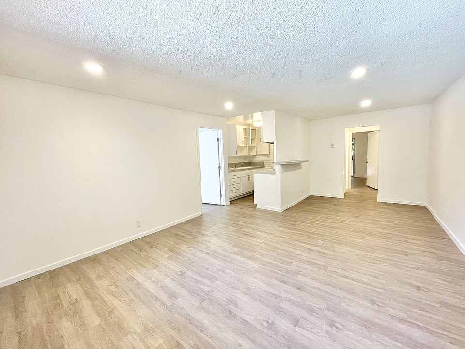 1st image of 7075 Lanewood Ave #9A