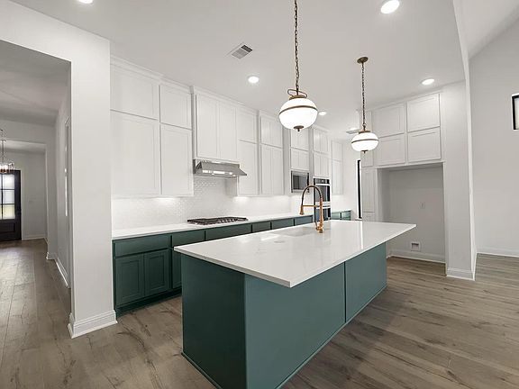 Brynlee II F kitchen