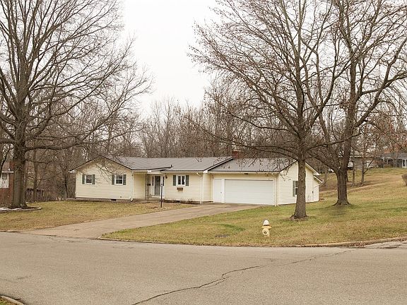 4th image of 929 Laurel Ave