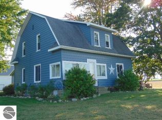 2079 W Hayes Rd, Ithaca, MI 48847