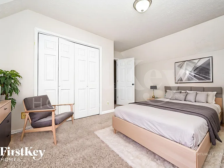 724 Westbury Dr — Photo 9