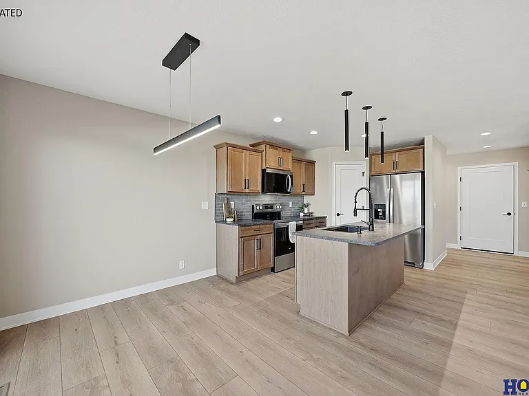 8911 Peregrine Rd — Photo 9