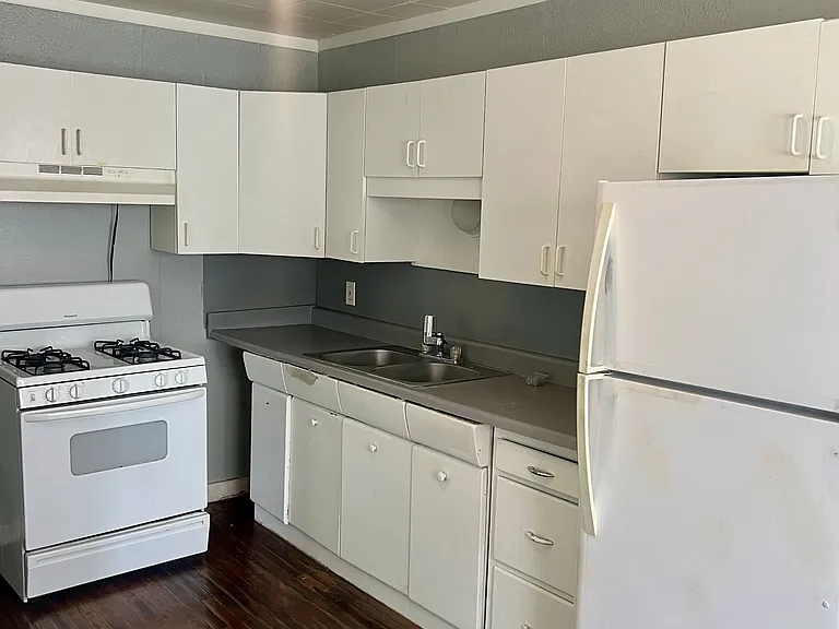 Apartment A kitchen