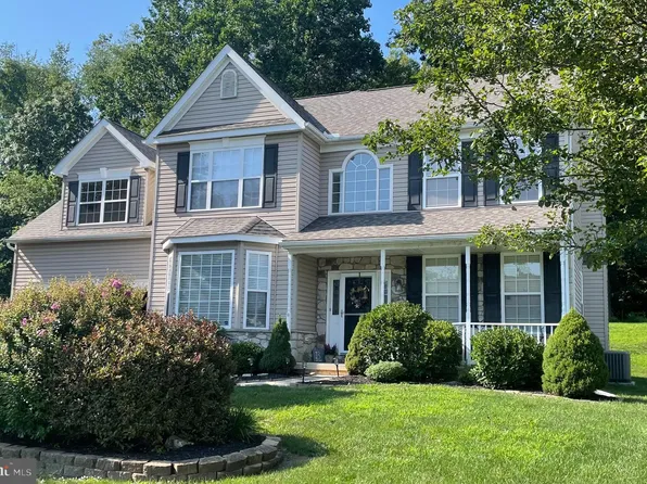 226 John Stevens Dr, Coatesville, PA 19320