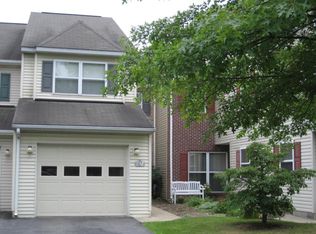 27 Banyan St, Selinsgrove, PA 17870