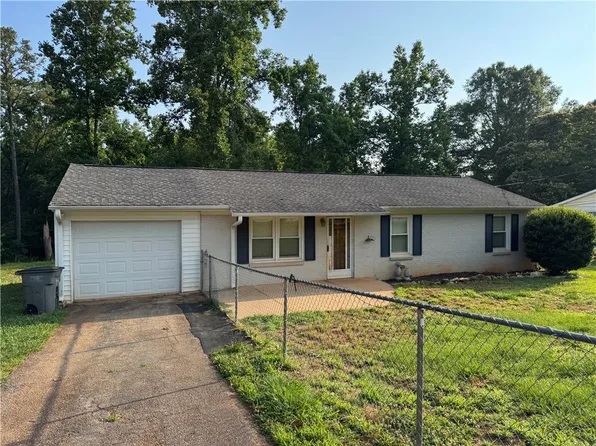 14 Buxton Ct, Greenville, SC 29611