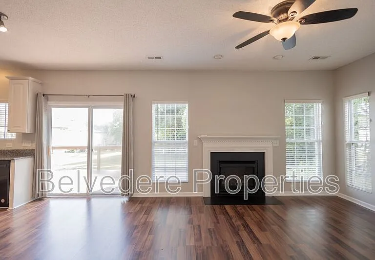 1922 Munn Cir — Photo 6