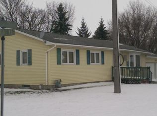 100 3rd St NE, Hector, MN 55342