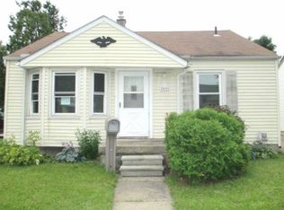565 Chestnut Ave, Hazel Park, MI 48030