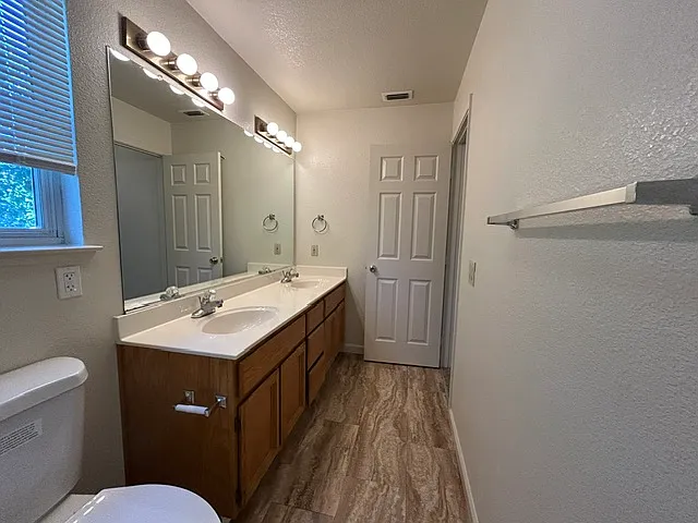 201 Sapphire Ct — Photo 17