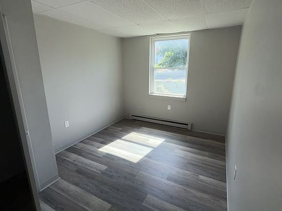 2nd image of 20 Spring St APT 6