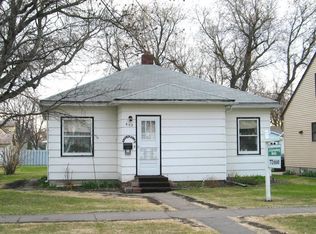 805 3rd Ave NE, East Grand Forks, MN 56721