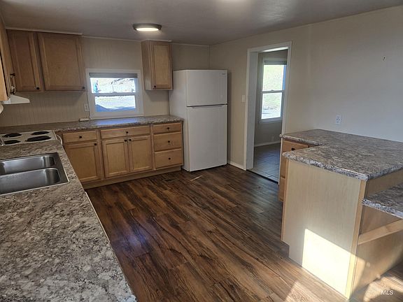 3rd image of 4099 Lakeview Rd