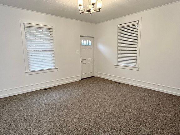 4th image of 283 E Main St