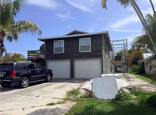 125 4th St, Naples, FL 34113