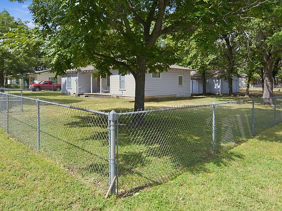 4th image of 329 N Ash Ave