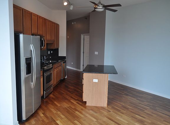 4th image of 1600 S Indiana Ave Unit 603