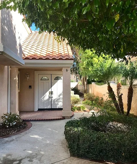 1727 Blossom Ct — Photo 3