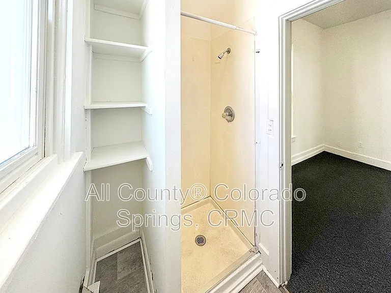 215 N 1st St — Photo 10