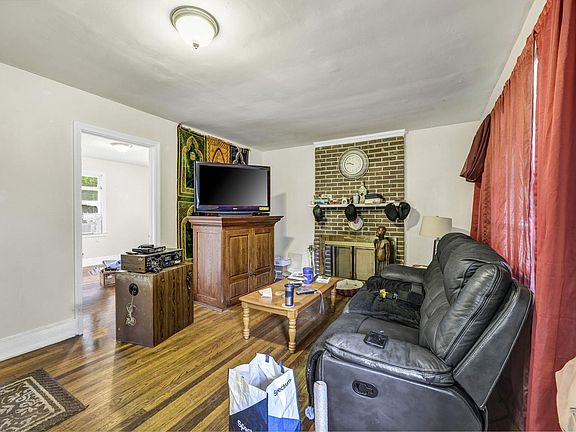 5th image of 419 Lincoln Ave