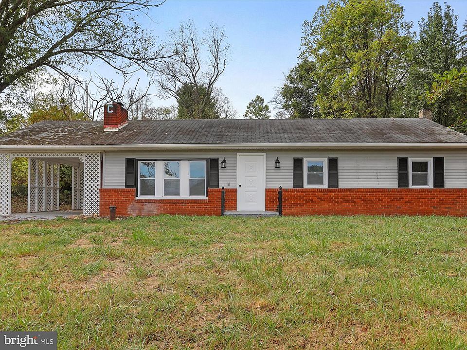 1st image of 310 Crawford Ln