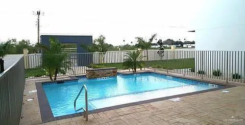 3 bed, 3.5 bath, 1500 sqft, $1,600 — Photo 2