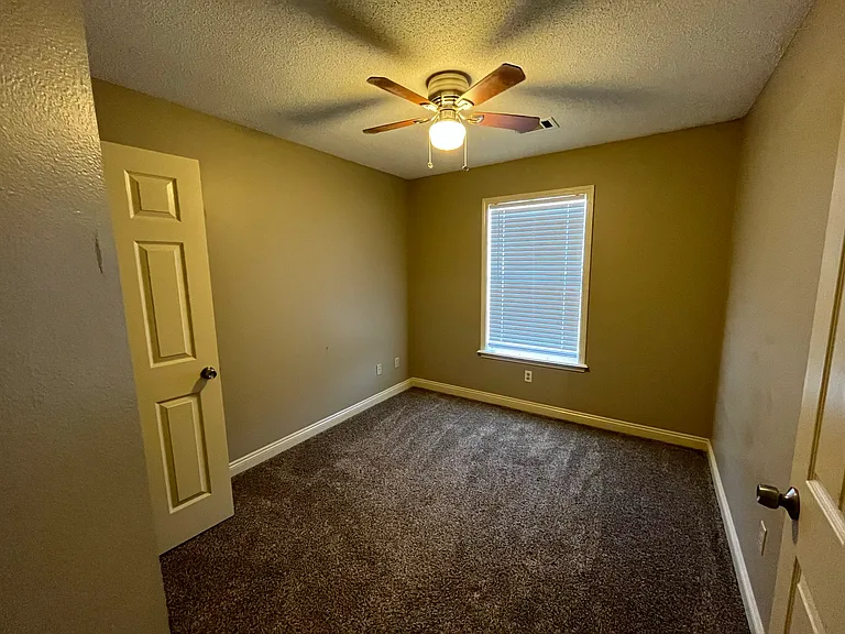 211 Rodney Guthrie Dr — Photo 10