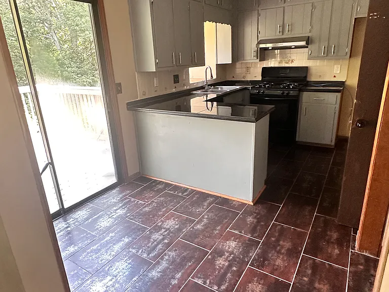 3335 Hillside Dr — Photo 13