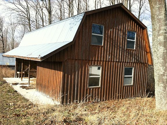 Barn/ Garage with loft