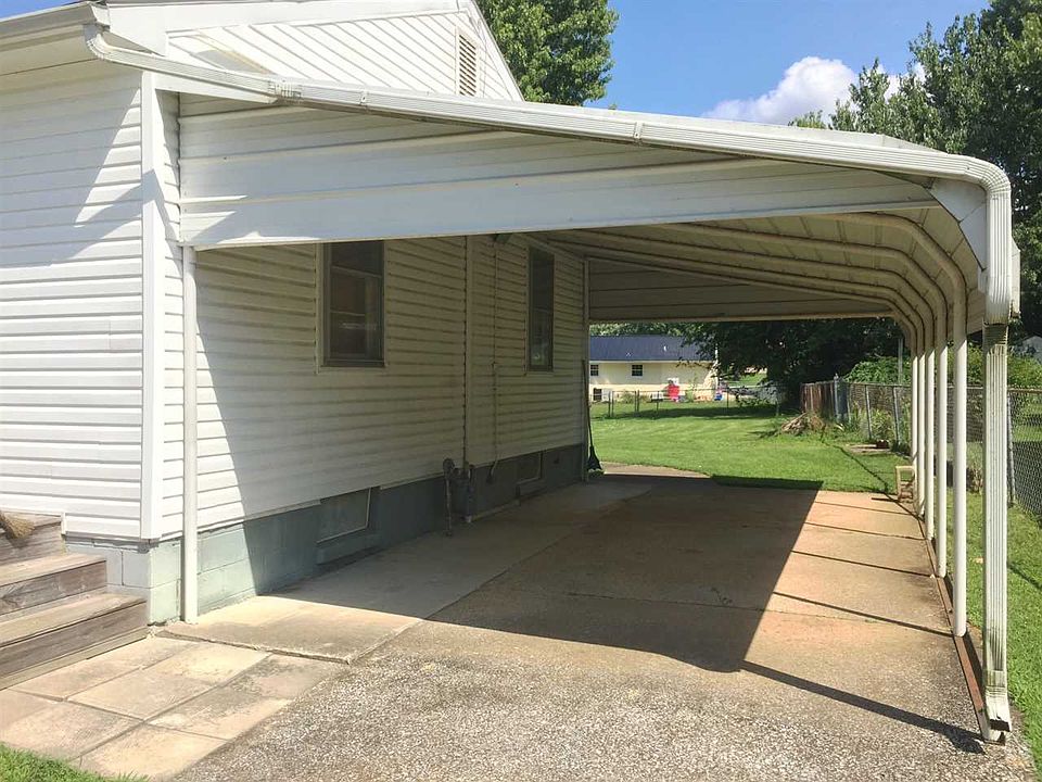 2nd image of 306 Robin Rd