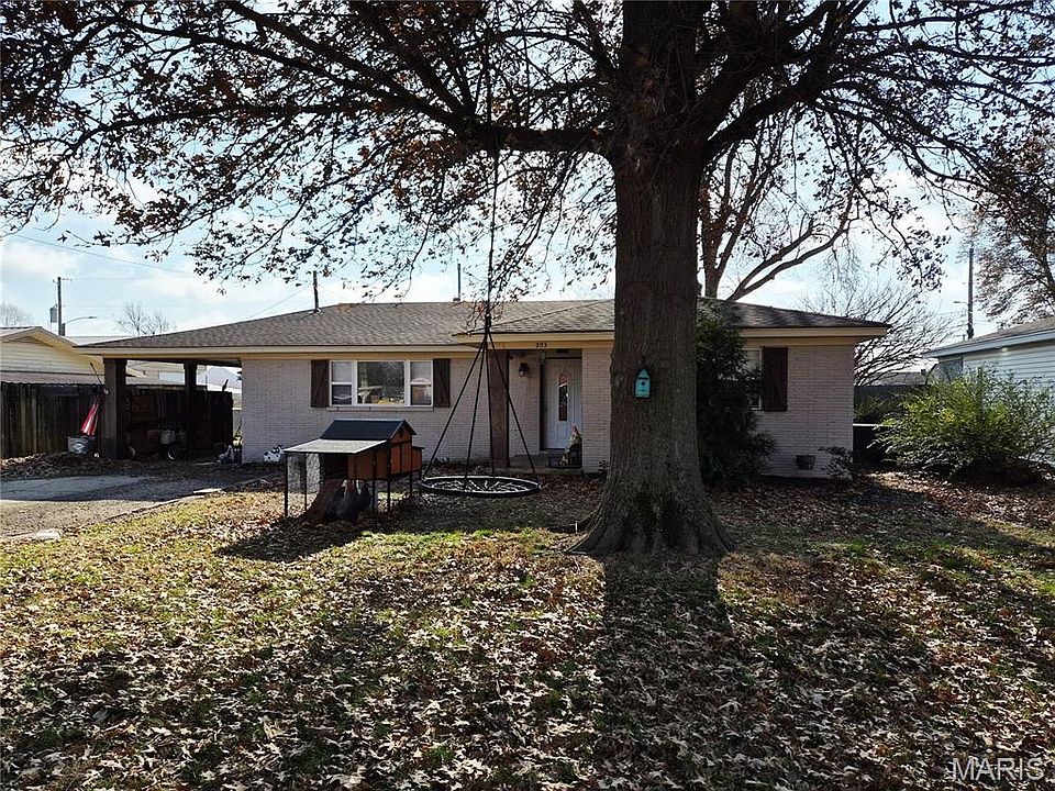 1st image of 203 Elaine Dr