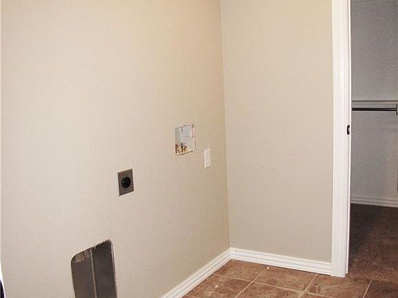 5th image of 840 Crawford Ln