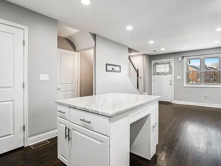 812 Burns St SE — Photo 11