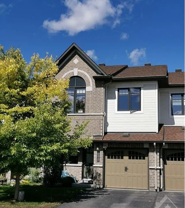 348 Tourmaline Cres