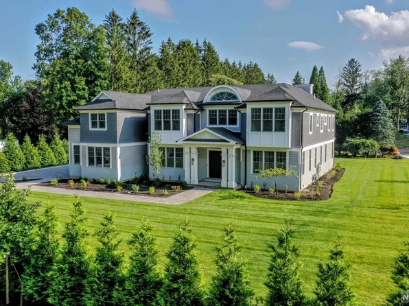 44 Pleasant Ave, Upper Saddle River, NJ 07458