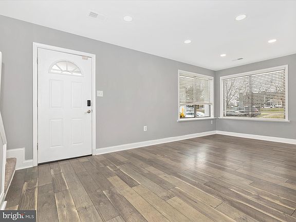 4th image of 18551 Tarragon Way