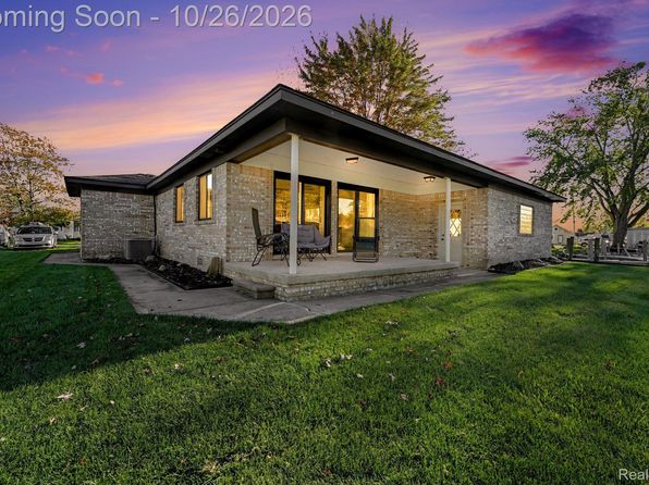 2037 W Park Dr