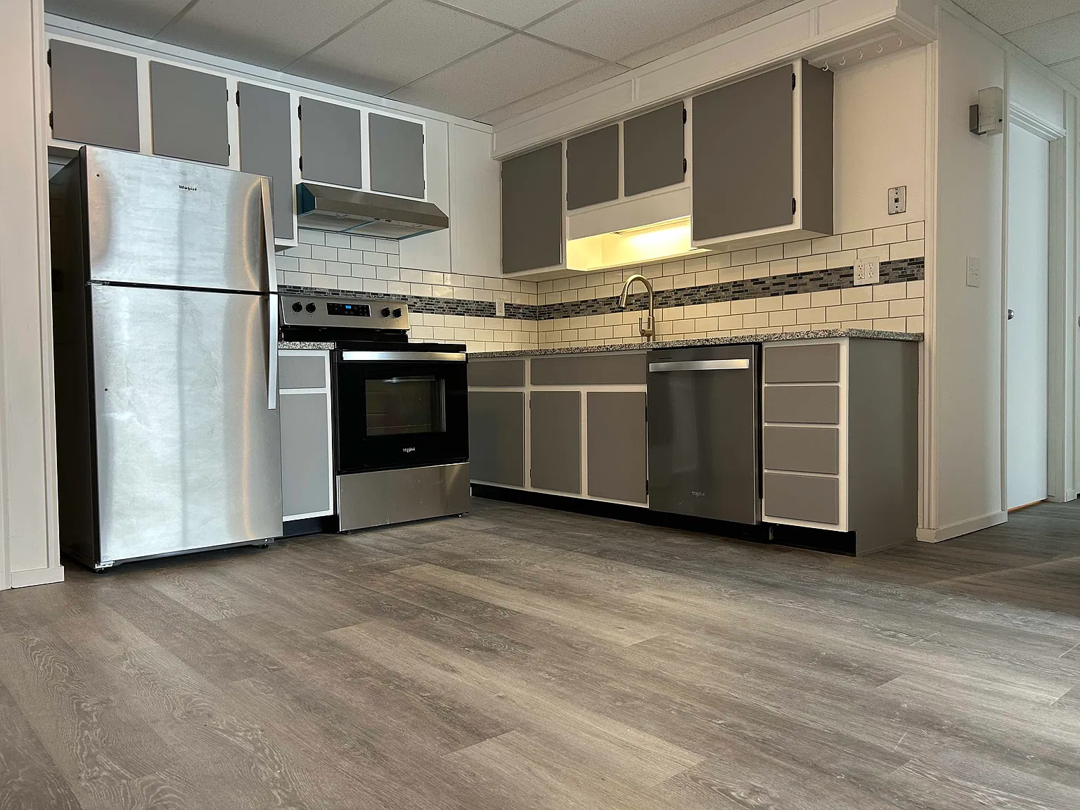 2 bed, 800 sqft, $1,750 — Photo 2