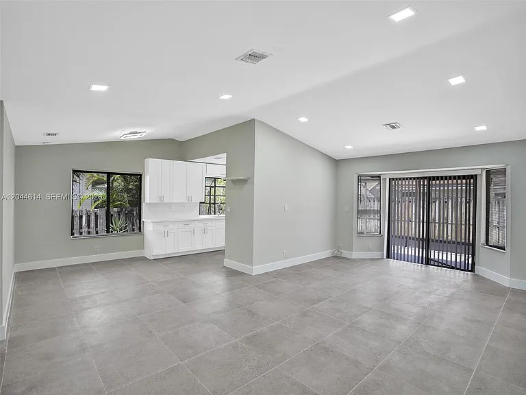 3216 NW 105th Ave — Photo 3