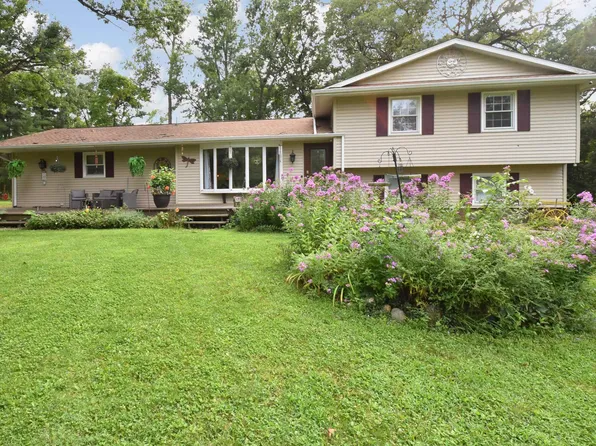 50 Blackhawk Ct, Sparland, IL 61565