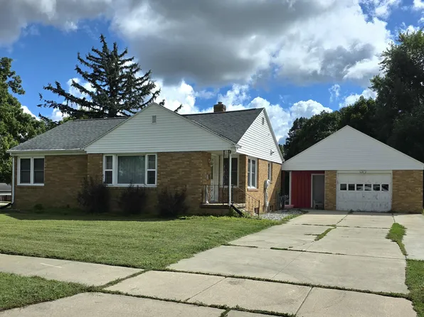 240 Grape St, Portland, MI 48875