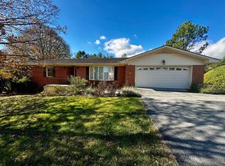 280 Walnut Dr, Christiansburg, VA 24073