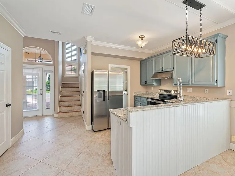 272 Calusa Blvd — Photo 21