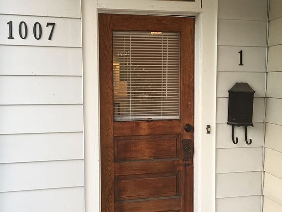 2nd image of 1007 Lake Ave #1