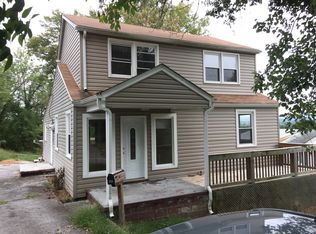 124 Monroe St, Radford, VA 24141