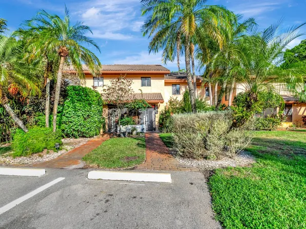 5334 Fountains Drive S, Greenacres, FL 33467