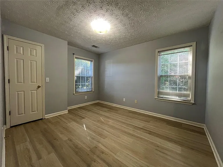 2925 Ashbyrn Ct — Photo 4