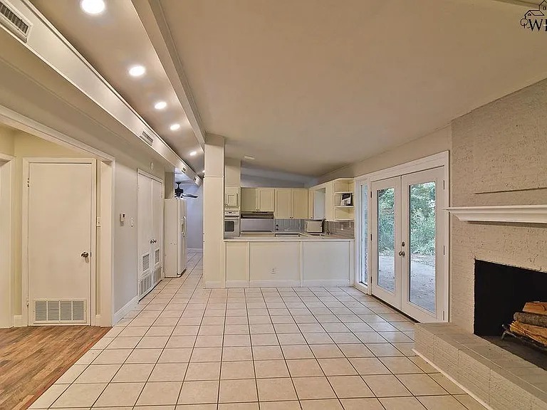 2607 Chase Dr — Photo 8