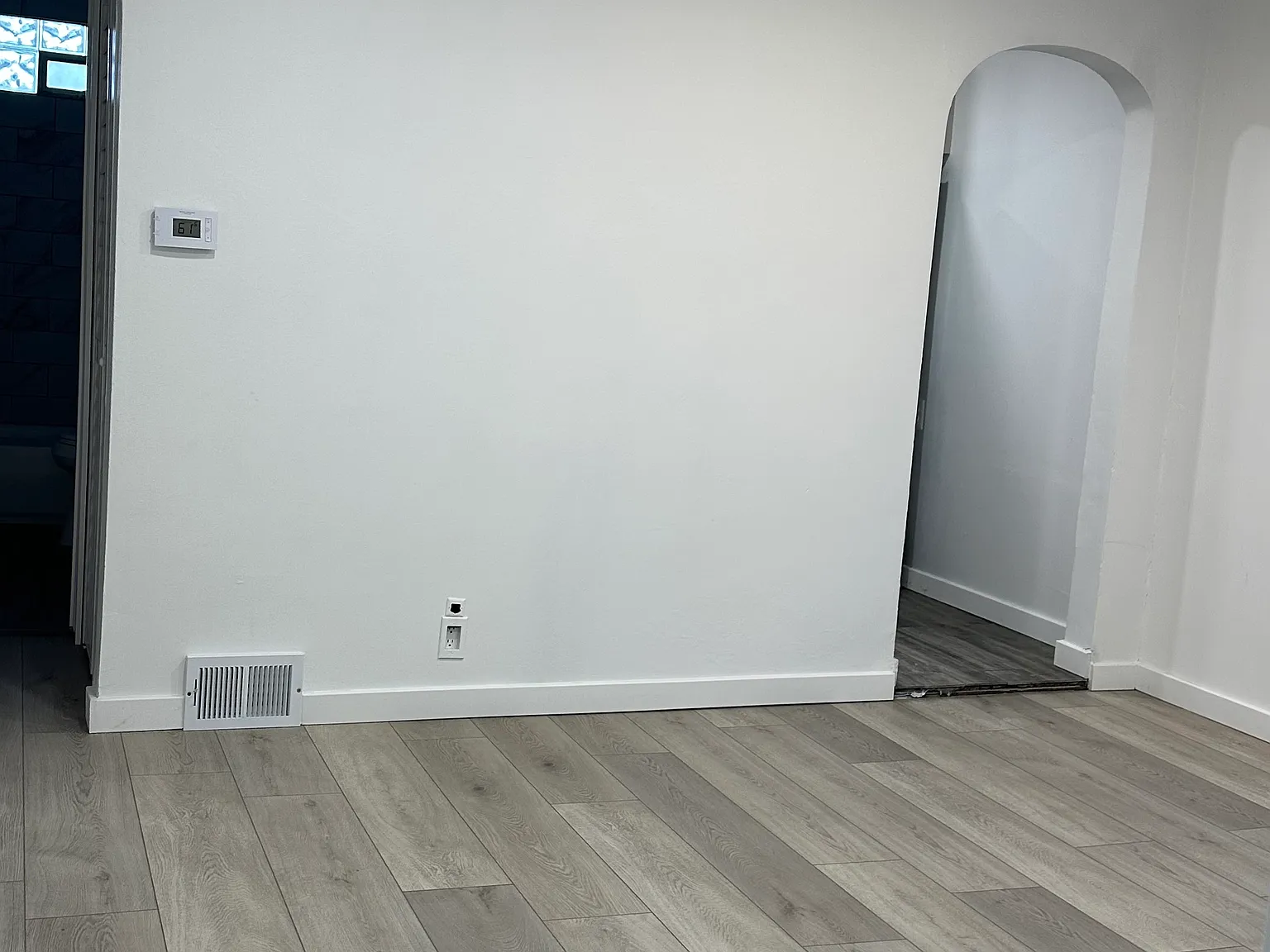 1122 E Elza Ave — Photo 4